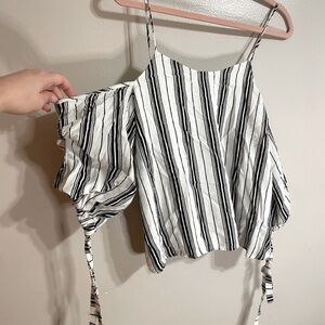𝅺L love Off Shoulder Striped Blouse
